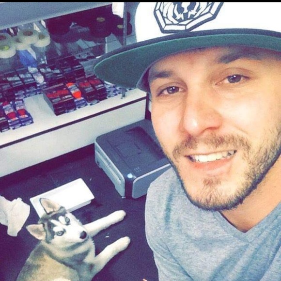 Meet your Posher, Kyle - Picture 1 of 3